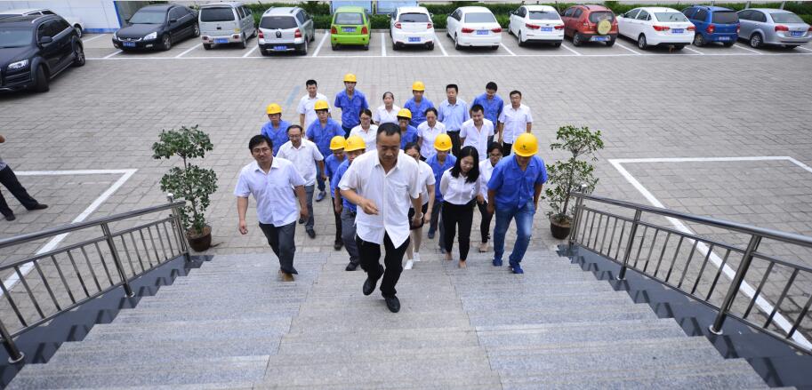盛大鋼結構辦公室工作圖